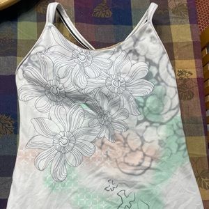 Lululemon tank size 8